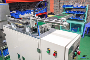 Máquina AMT VINA de transferencia automática de aceite y piezas para líneas de estampado, con caja de cambios y motor controlados por PLC personalizados - Product Image 4