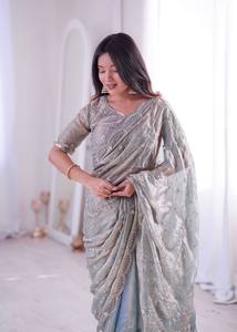 Sari de Diseño Elegante, Moderno y Reversible para Fiestas, en un Tono Atractivo con Detalles Ricos - Product Image 6