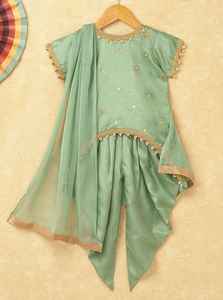 Top Designer Look Kids Vestido étnico Boda Especial Floral Sin mangas Top Falda verde con Duppatta Kids Lehenga Choli - Product Image 4