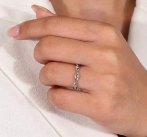 Anillo de Diamantes Cultivados en Laboratorio E VVS2 de Joyería Fina, Precio de Fábrica, con Banda a Juego de Hojas y Ramas, Oro Sólido de 10K, Anillo de Boda - Product Image 5