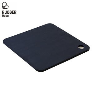 Tabla de cortar RUBBER Raba, negra mate, hecha en Japón, tabla de cortar de caucho sintético, utensilio de cocina, ligera, fácil de limpiar - Product Image 4