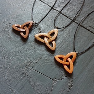 Collar de Madera para Vendedores en Línea, Collar de Madera de Calidad para Comercio Electrónico, Collar de Madera con Acabado Liso, Precio de Fábrica al por Mayor - Product Image 6