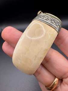 Brazalete Moderno de Cuerno de Buey Natural Hecho a Mano, Regalo Perfecto para Mamá, Regalo de Navidad, 1 Pieza - Product Image 3