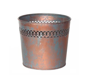 Maceta Moderna Hecha a Mano de Hierro con Acabado Elegante Personalizado para Decoración Interior y Exterior - Product Image 3
