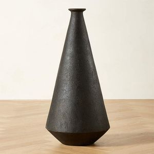 Florero de aluminio moderno con recubrimiento de polvo negro, decorativo y contemporáneo para el hogar, la villa o el hotel. - Product Image 1