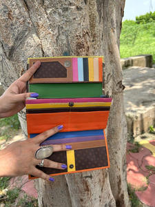 กระเป๋าคลัทช์สำหรับผู้หญิงหนังขนสัตว์พิมพ์ลายโลหะทำด้วยมือจริงกระเป๋าใส่บัตร ATM มีสไตล์สีรุ้งแบบอเนกประสงค์ - Product Image 6