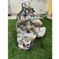 Scolecite naturelle avec apophyllite verte et cluster de cristaux de Stilbite pour la décoration intérieure, la guérison et la collection de minéraux