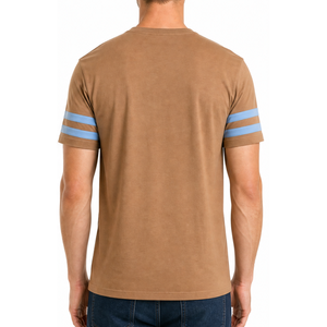 Camiseta Personalizada para Hombre con Rayas en las Mangas, Cuello Redondo, Color Marrón Claro, Azul Cielo, Doble Raya, Manga Corta, Informal - Product Image 4