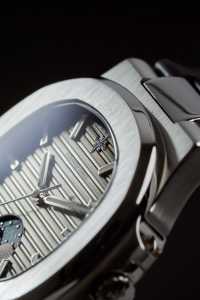 นาฬิกาข้อมืออัตโนมัติ Alexander Ferros รุ่น 6122S-01 สายหนังแซฟไฟร์ หน้าปัดแบบถัง หนังแท้ กันน้ำ สำหรับผู้ชาย - Product Image 5