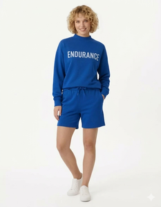 เสื้อคอเต่าผู้หญิงสีพื้นสำหรับฤดูหนาวพร้อมกางเกงขาสั้น ออกแบบมาเพื่อการเปลี่ยนจากชุดลำลองที่บ้านไปสู่ลุคทันสมัยสำหรับกิจกรรมกลางแจ้งได้อย่างง่ายดาย - Product Image 1