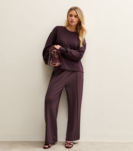 Ensemble de survêtement personnalisé pour femme avec sweat à capuche court et pantalon droit en molleton - Product Image 1