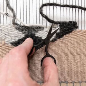 Petits ciseaux à broder miniatures en noir mat, Tiny Snips, par Ashley Kreisman - Product Image 6