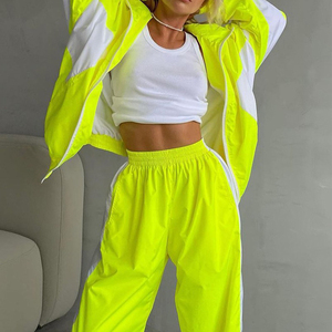 Ensemble de survêtement rose pour femme, coupe ample, pantalon long avec poches latérales, séchage rapide, matière légère - Product Image 5