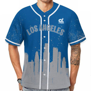 Jersey de Béisbol Personalizado 2025, Diseño Degradado Azul y Rojo con Silueta Urbana, Uniforme de Equipo con Botones, Nombre y Número Personalizados - Product Image 2