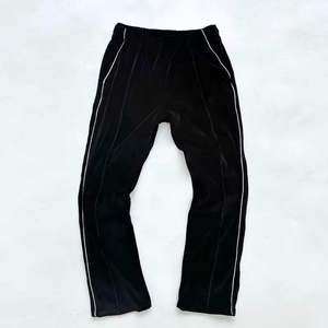 Pantalon de survêtement unisexe noir en velours avec bandes latérales blanches, taille élastique, coupe régulière, longueur intégrale, décontracté, pour l'automne, séchage rapide - Product Image 4
