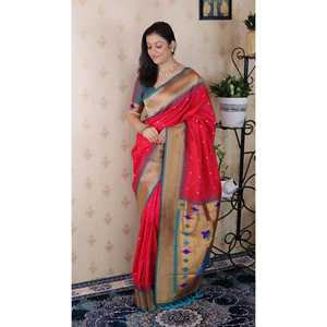 Sari en soie Paithani Bandhani rose, tissé avec des fils Zari, robe de mariée élégante - Product Image 2