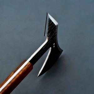Hache à tête de piolet en acier forgé à la main avec manche en bois, hache tactique pour l'abattage des arbres - Product Image 5