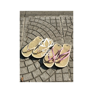 BEST SELLER Chaussons en jonc de mer tissés à la main, chaussures en fibres pour les soins de spa et l'usage domestique, légers, respirants, flexibles et confortables - Product Image 1