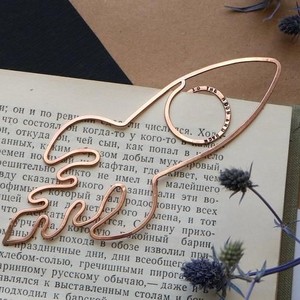 Marcapáginas de Cobre Hecho a Mano con Diseño de Flor en Alambre Metálico, Sujetador de Páginas de Metal Duradero, Regalo Elegante para Lectores, Estudiantes y Uso en la Oficina - Product Image 3