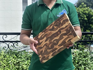 Planche à découper rectangulaire en bois à grain traversant Thanh Tung Thinh, antidérapante, écologique, non toxique, anti-moisissure, épaisseur 1,8 cm, compatible lave-vaisselle - Product Image 5