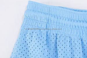 Vente en gros de shorts de sport en maille pour hommes 100% polyester avec logo personnalisé shorts de basket-ball à séchage rapide pour hommes impression de shorts d'entraînement uniformes - Product Image 3