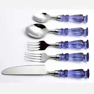 Ensemble de cuillères en acier inoxydable avec manche en résine pour la maison, la cuisine, la table à manger et les restaurants - Product Image 6