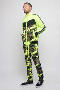 Ensemble de survêtement homme de qualité supérieure, motif camouflage néon, coupe ajustée, pantalon de jogging et sweat à capuche zippé, en polyester léger - Product Image 2