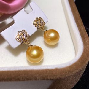 ต่างหูมุกสีเขียวนกยูง ขนาด 10-11 มม. ขายส่งจากผู้ผลิต แสงเงางาม ไร้ตำหนิ บรรจุกล่องของขวัญ 18K แบรนด์ Wenchi - Product Image 3