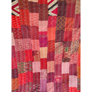 Couverture Kantha en patchwork faite à la main, rouge, en coton, réversible, pour lit, décoration intérieure, cadeau pour elle - Product Image 3