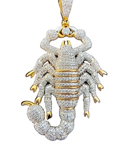 Colgante de Escorpio de diamante de moissanita de forma redonda blanca, colgante personalizado de Plata de Ley 925, regalo para ella - Product Image 1