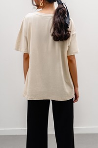 Buy Low MOQ Beige Drop Shoulder <b>T</b>-<b>Shirt</b> 100% Cotton Casual Loose Fit Tee OEM ODM Custom Logo Private Label Women's <b>T</b>-<b>Shirts</b> - Product Image 4