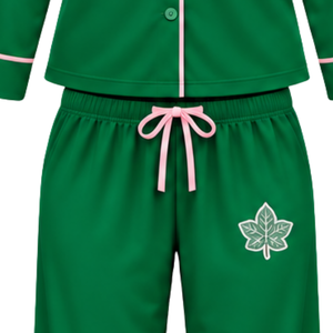   Conjunto de Ropa de Dormir para Mujer en Verde con Bordado de Letras Griegas en Rosa, Ribete en Contraste, Camiseta Cómoda con Botones y Cintura Elástica - Product Image 4