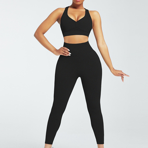 Ensemble de yoga sans couture personnalisé avec logo, leggings taille haute et brassière de sport pour femme, tenue de sport 2 pièces pour gym et fitness, ajustement OEM - Product Image 4