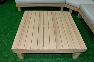 Ensemble de canapés d'angle en acacia pour l'extérieur, conçu avec une finition en bois naturel et des sièges rembourrés pour les patios et les jardins - Product Image 2