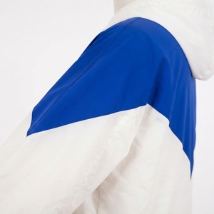 Veste coupe-vent personnalisée Zeta Phi Beta avec fermeture éclair intégrale, capuche et imprimé lettres grecques, bleu et blanc, pour sororité - Product Image 4