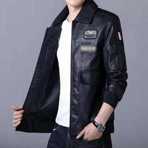 เสื้อแจ็คเก็ตบอมเบอร์ปักลายสีดำสำหรับผู้ชาย ตกแต่งด้วยหนัง PU แบบแพทช์เวิร์ค คอปกพับได้ ซิปปิด กันลม เสื้อคลุมสไตล์ไบค์เกอร์ - Product Image 2