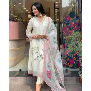 Ensemble haut et bas en soie imprimée numériquement TB avec dupatta blanc – Attrayant et élégant - Product Image 1