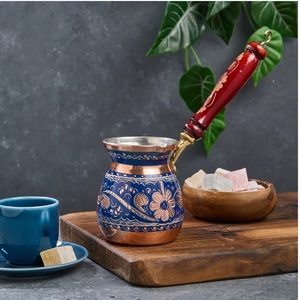 เครื่องชงกาแฟกรีก หม้อกาแฟทองแดงทรงกลม พร้อมด้ามจับไม้สีแดง ดีไซน์แบบตะวันออก ชุดอุปกรณ์ชงกาแฟและชา - Product Image 1