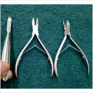 Pince à cuticules professionnelle japonaise de haute qualité en acier inoxydable avec mâchoires affûtées 12 mm pour l'élimination des peaux mortes, coupe-ongles - Product Image 4