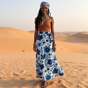 Falda de mujer de longitud completa de algodón puro con estampado floral azul negro para la moda de playa de verano durante todo el día - Product Image 6