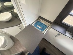 Autocaravana Avida Esperance C7932 SL Blanca 2021 |   Autocaravana Familiar para 4 Personas con Características de Lujo Todoterreno Modernas en Venta - Product Image 6
