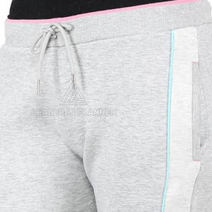 ชุดวอร์มผู้หญิงคุณภาพพรีเมียมน้ำหนักเบาสำหรับขายส่ง เสื้อผ้าสำหรับวิ่งออกกำลังกาย ชุดวอร์มผู้หญิง - Product Image 6