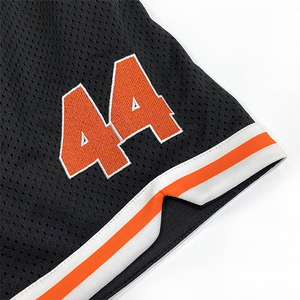 Shorts en mesh noir pour homme Private Citation avec bordure orange et imprimé numéro 4, style streetwear, taille à cordon de serrage - Product Image 5