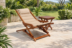 Chaise longue pliante en teck moderne avec coussin beige pour usage extérieur dans le jardin, fabriquée directement en usine au Vietnam. - Product Image 1