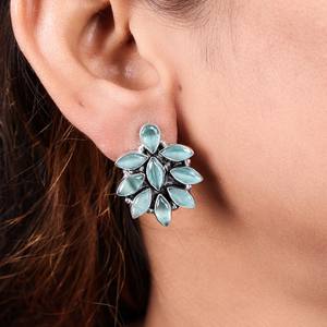 Pendientes Étnicos Tribales Bohemios de Latón Plateado Oxidado |   Pendientes de botón con diseño de flor de ónix |   Joyería india vintage para fiestas - Product Image 5