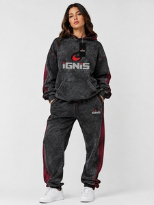 Ensemble de survêtement délavé à l'acide pour femme, tenue streetwear moderne avec sweat à capuche et pantalon de jogging assorti, conçu pour les femmes branchées - Product Image 5
