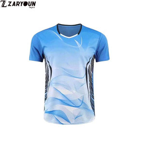 Nouvelle conception d'uniformes de football personnalisés pour hommes, fabrication pakistanaise, vente en gros d'uniformes de football, vêtements d'entraînement, uniformes de football - Product Image 2