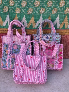 กระเป๋าใส่อาหารกลางวันผ้าฝ้ายลายควิลท์ กระเป๋าถือลายดอกไม้พิมพ์ลายนามธรรม กระเป๋าช้อปปิ้งลายบล็อกพิมพ์ กระเป๋าชายหาด กระเป๋าเดินทาง และกระเป๋าสะพายไหล่ - Product Image 3