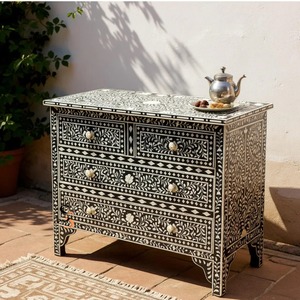 Mesa Auxiliar de Lujo con Incrustaciones de Hueso de Excelente Calidad, con Patrón de Mosaico Hecho a Mano, Mueble Decorativo para Sala de Estar en Venta - Product Image 1