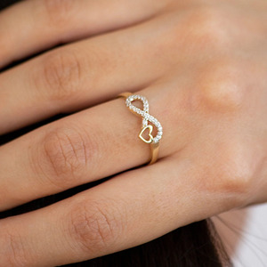 แหวนทองคำขาวรูปหัวใจอินฟินิตี้ประดับเพชรแล็บโกรว์ - Product Image 4